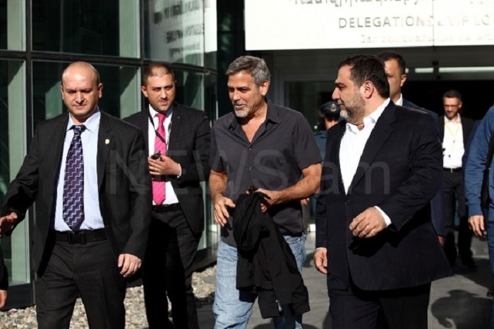 George Clooney arrives in Armenia - PHOTO, VIDEO